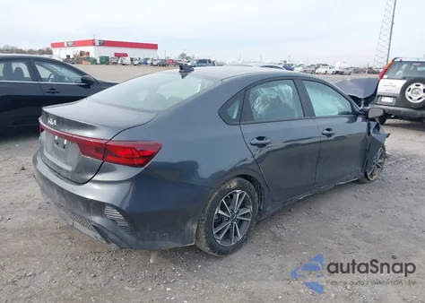 2023 Kia Forte Lxs z USA, uszkodzony, nr VIN 3KPF24AD8PE684343